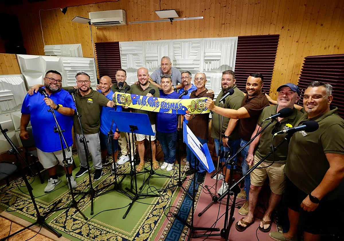 Los miembros de Araguaney, este viernes durante la grabación en Telde.