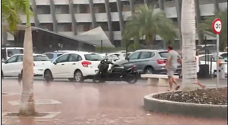 Imagen de las fuertes lluvias en el sur de Gran Canaria.