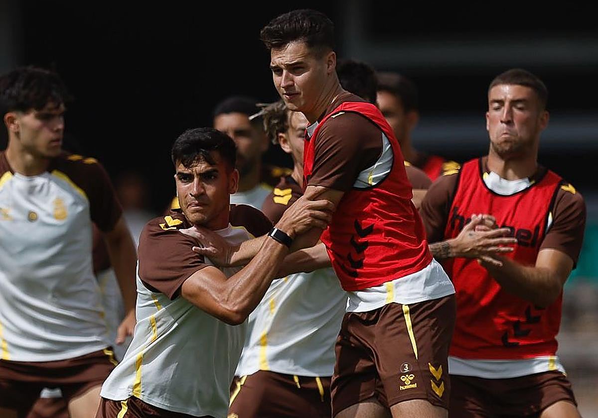 Mármol y Ale García se emplean a fondo en una de las últimas sesiones preparatorias que tuvieron lugar en Barranco Seco antes del debut.