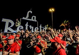 Gran ambiente durante La Retreta.