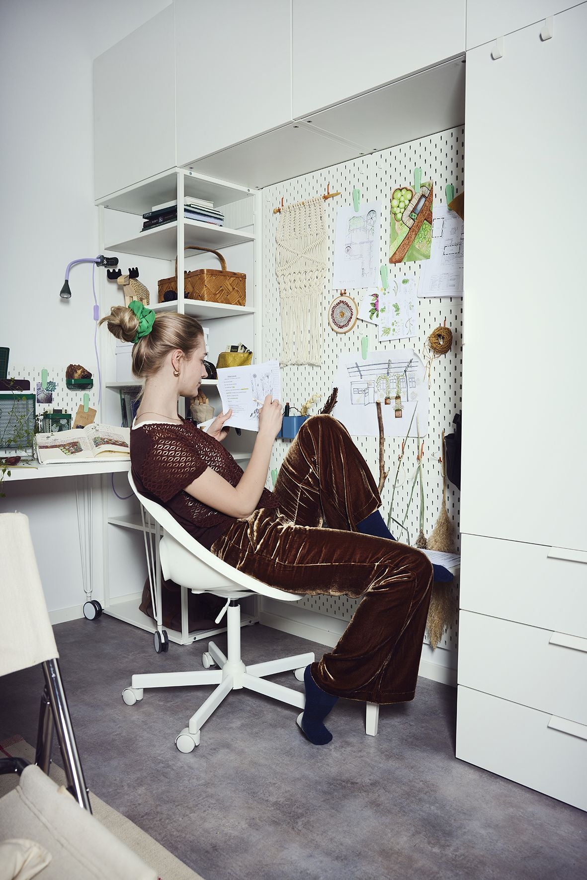 Tablero SKÅDIS: cuando tu pared decide ser más organizada que tú.