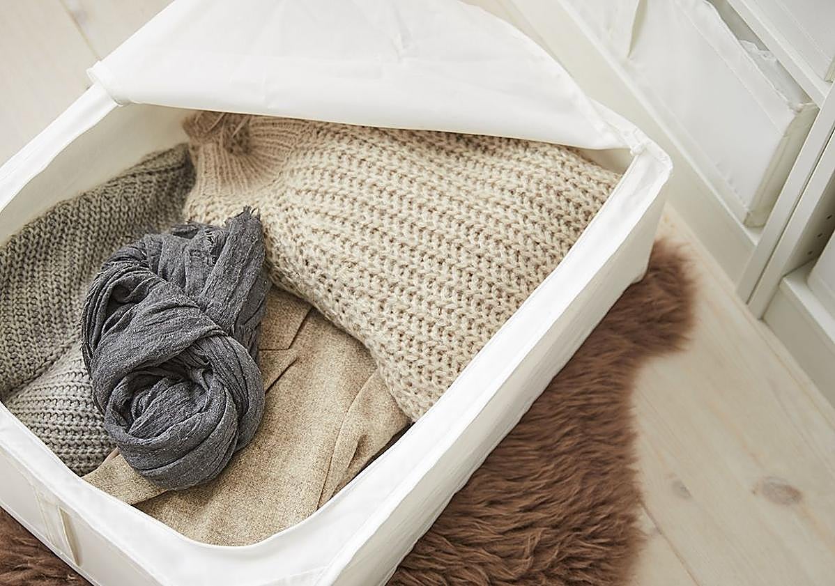 Imagen principal - Organizadores SKUBB, PÄRKLA y cajas SOCKERBIT: perfectos para tenerlo todo a mano (y fuera de la vista).