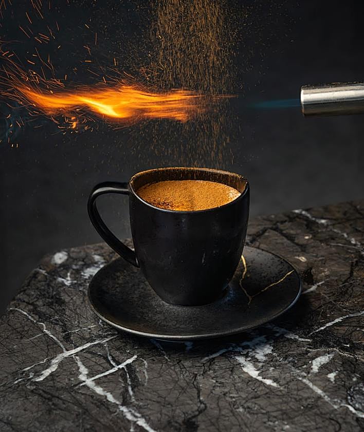 Imagen secundaria 2 - Lopesan apuesta por una coctelería de vanguardia con producto kilómetros cero