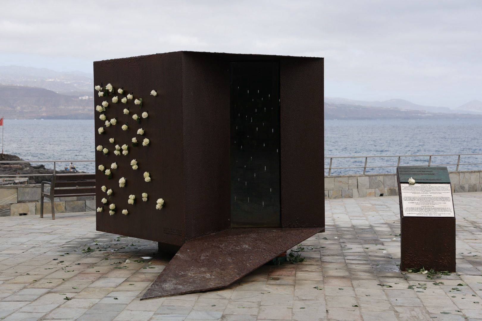 17 años de lágrimas por las víctimas del JK5022