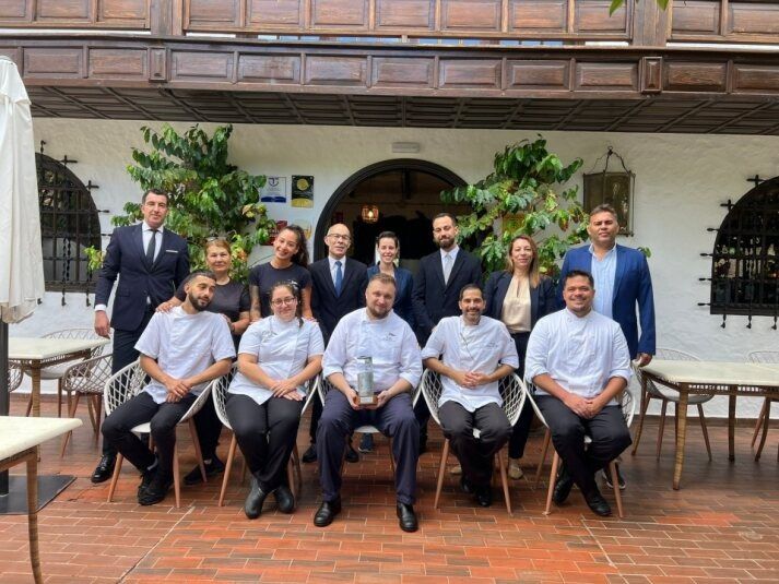 El equipo de Casa Romántica.