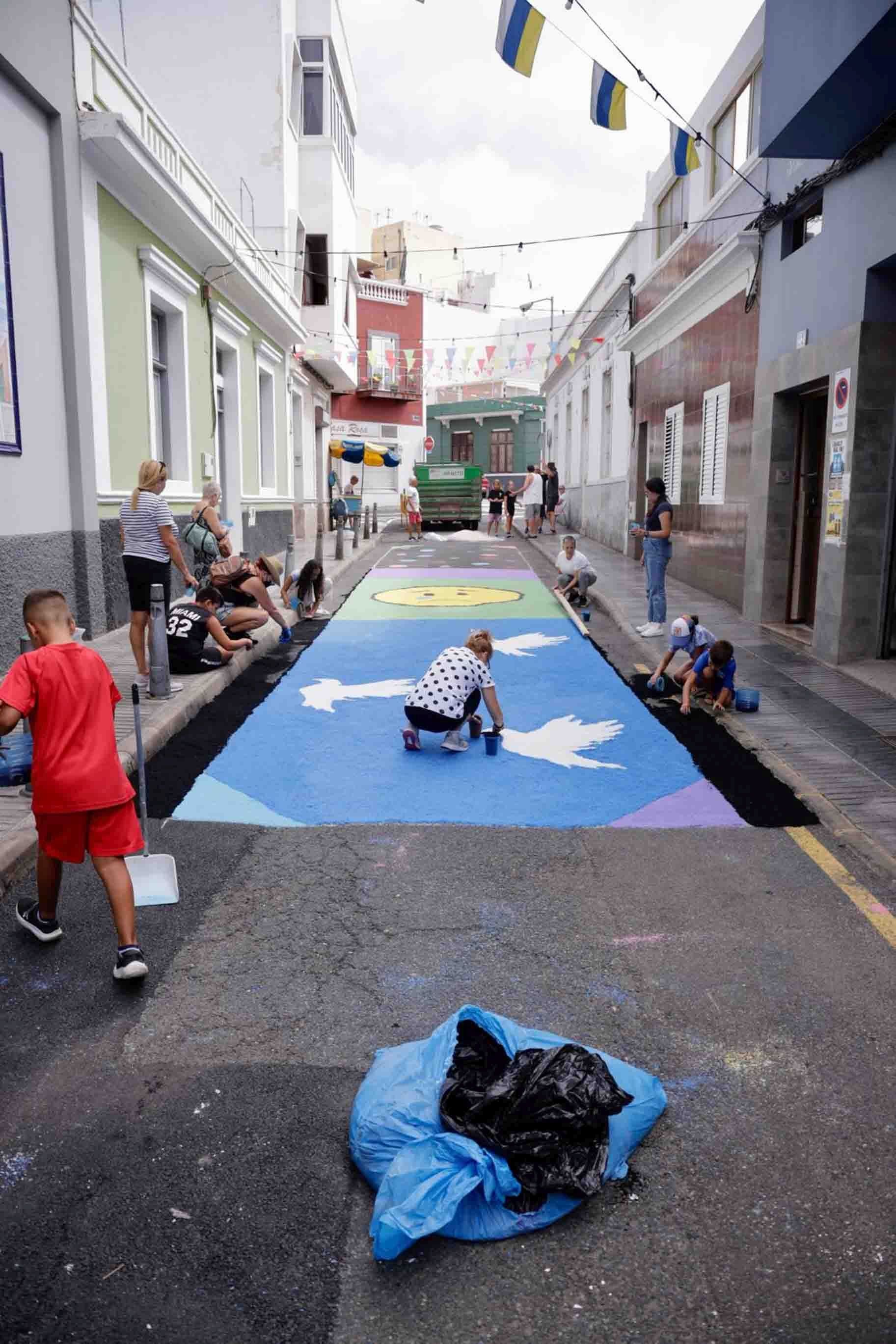 Alfombras para celebrar las fiestas de San Pío X en La Isleta