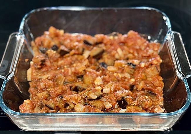 Lo colocamos en una fuente de hornear