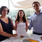 De derecha a izquierda, los docentes Alexandra Cárdenes, Irene Domingo y David Muñoz.