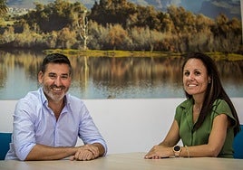 El primer teniente de alcalde, Alejandro Marichal, y la edil de Vivienda, Lucía Jiménez.