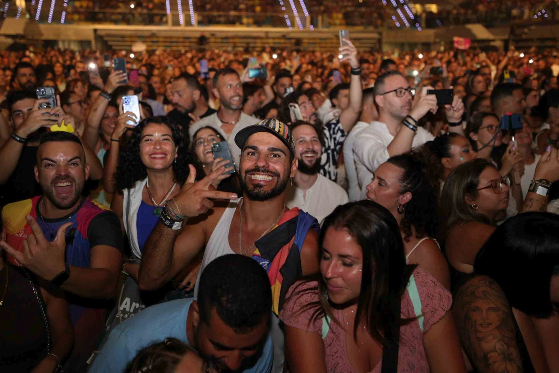Camilo conquista a &#039;La Tribu&#039; en el Gran Canaria Arena