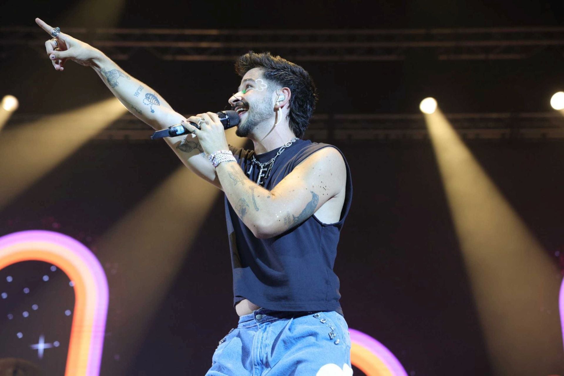 Camilo conquista a &#039;La Tribu&#039; en el Gran Canaria Arena