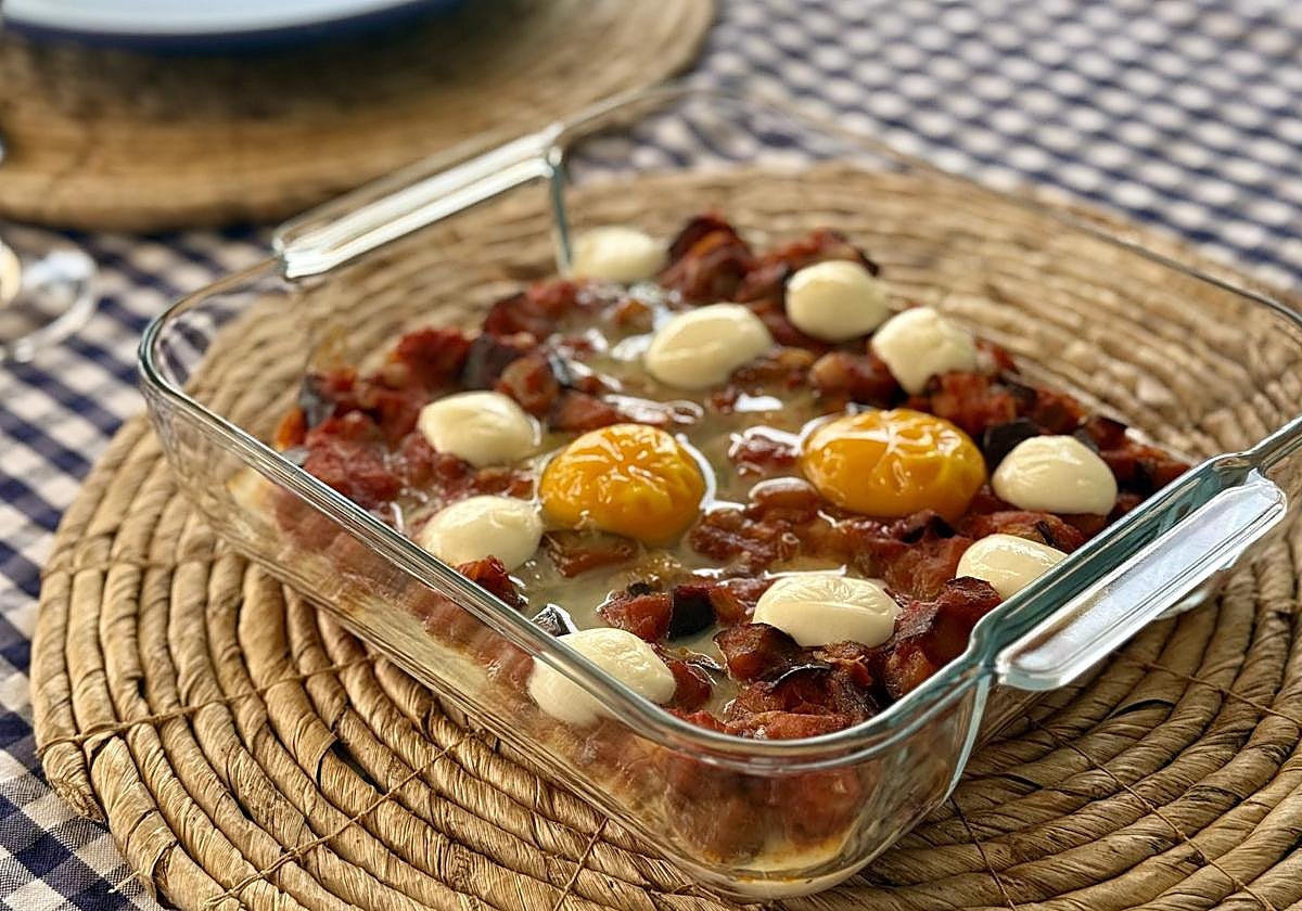 Huevos al plato con berenjenas