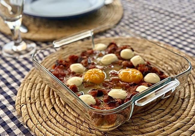 Huevos al plato con berenjenas