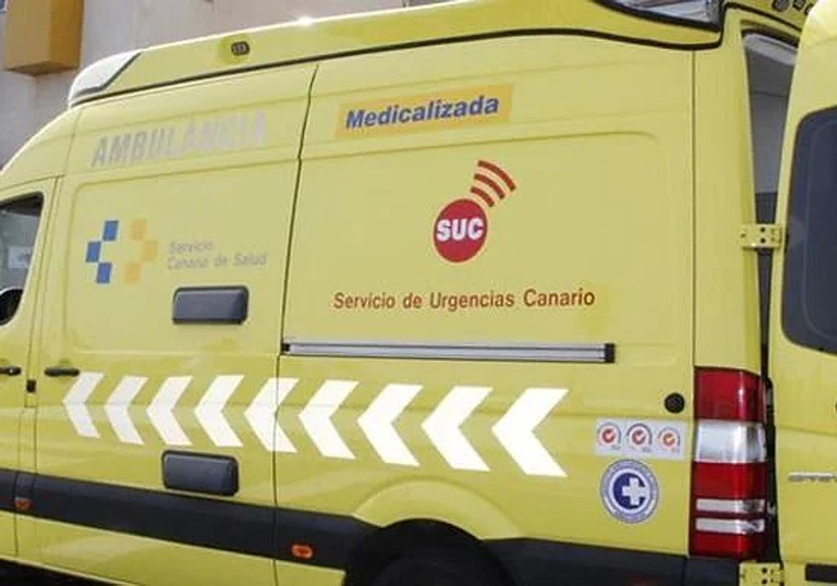 Imagen de archivo de ambulacia del Servicio de Urgencias Canario.