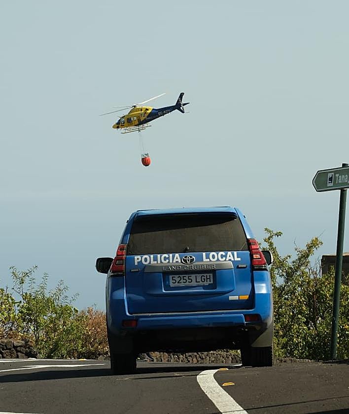 Imagen secundaria 2 - Dos conatos de incendio, ya controlados, dejan 9,5 hectáreas afectadas en la isla de El Hierro