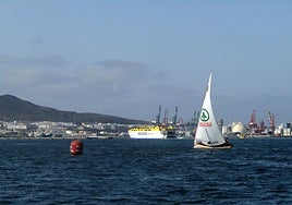 El Spar Guerra del Río, en acción durante la regata de este sábado.