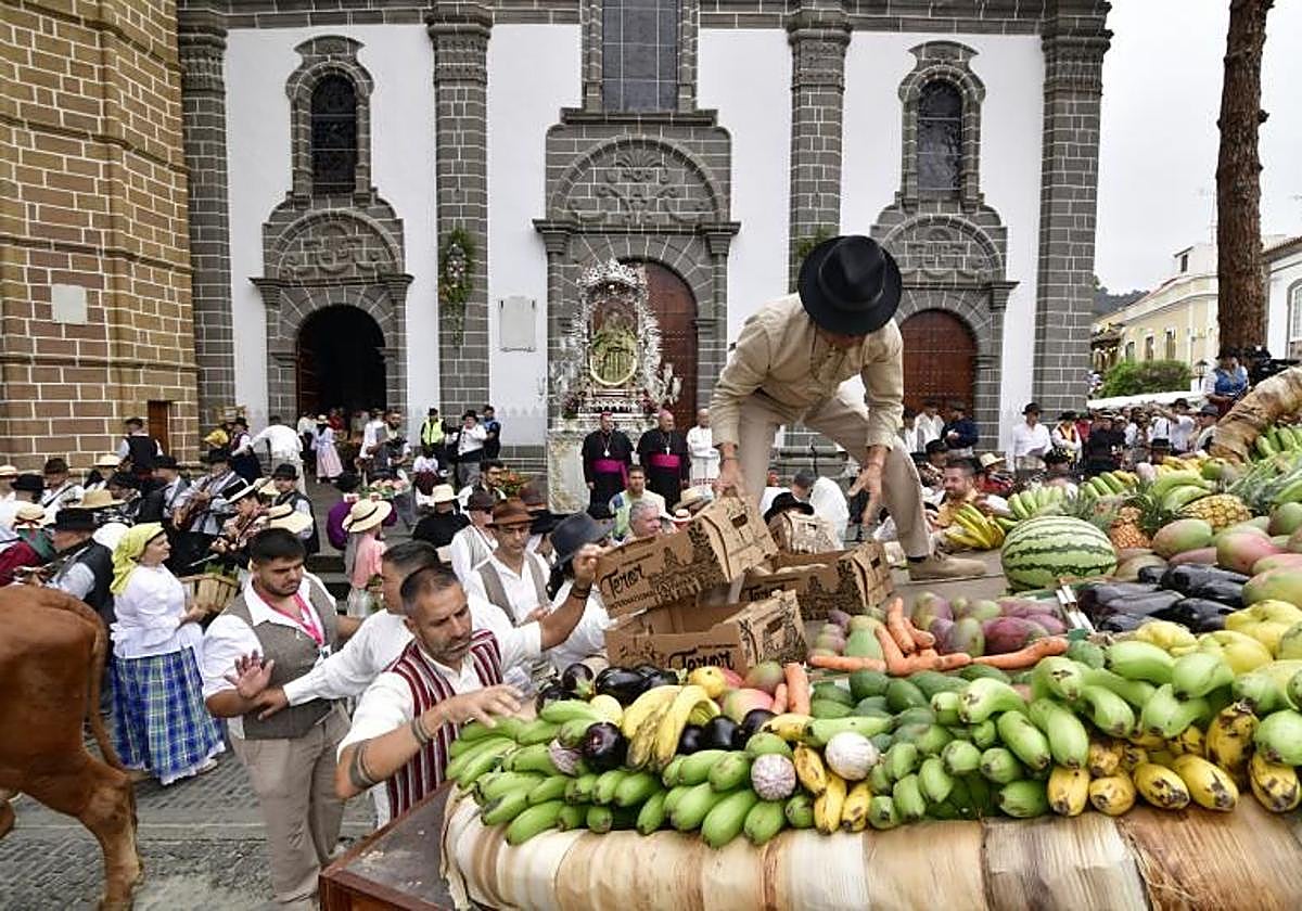 Un momento de la romería-ofrenda del Pino de 2024.
