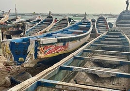 Embarcaciones utilizadas para cruzar el atlántico desde Mauritania.