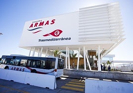 Imagen del exterior de la terminal de pasajeros de la naviera Armas enel puerto de Las Palmas. c7