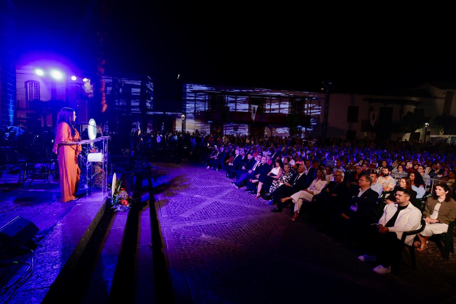 Raquel del Rosario pregona las Fiestas del Pino 2025