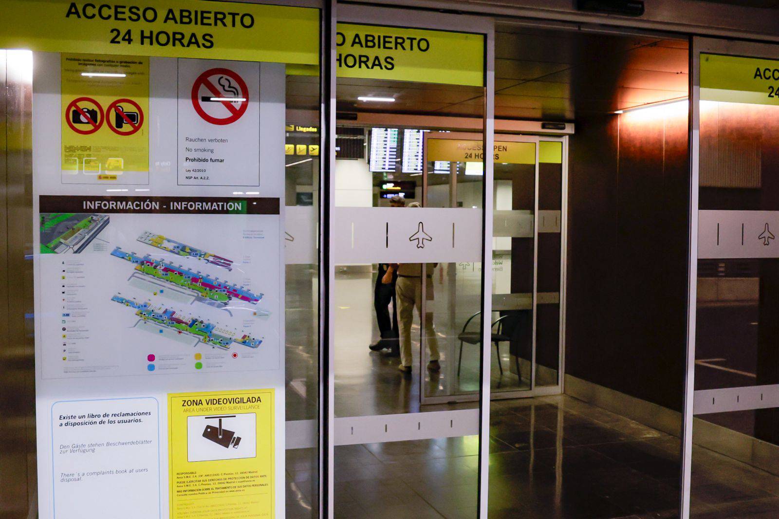 Personas sin techo buscan cobijo en el Aeropuerto de Gran Canaria