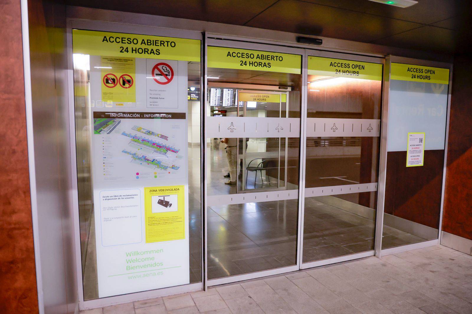 Personas sin techo buscan cobijo en el Aeropuerto de Gran Canaria