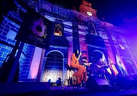 Raquel del Rosario interpretó dos canciones de su nuevo disco dentro del pregón.