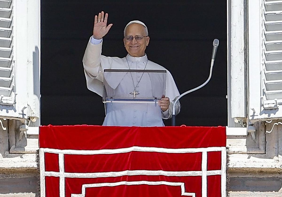 El papa León XIV se dirige a sus feligreses.