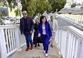 Carolina Darias y el jurado del concurso en una imagen de archivo.