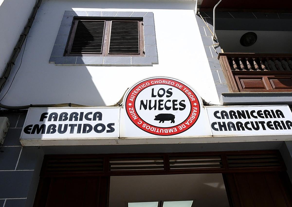 Imagen secundaria 1 - Los Nueces: cinco generaciones de tradición choricera en Teror