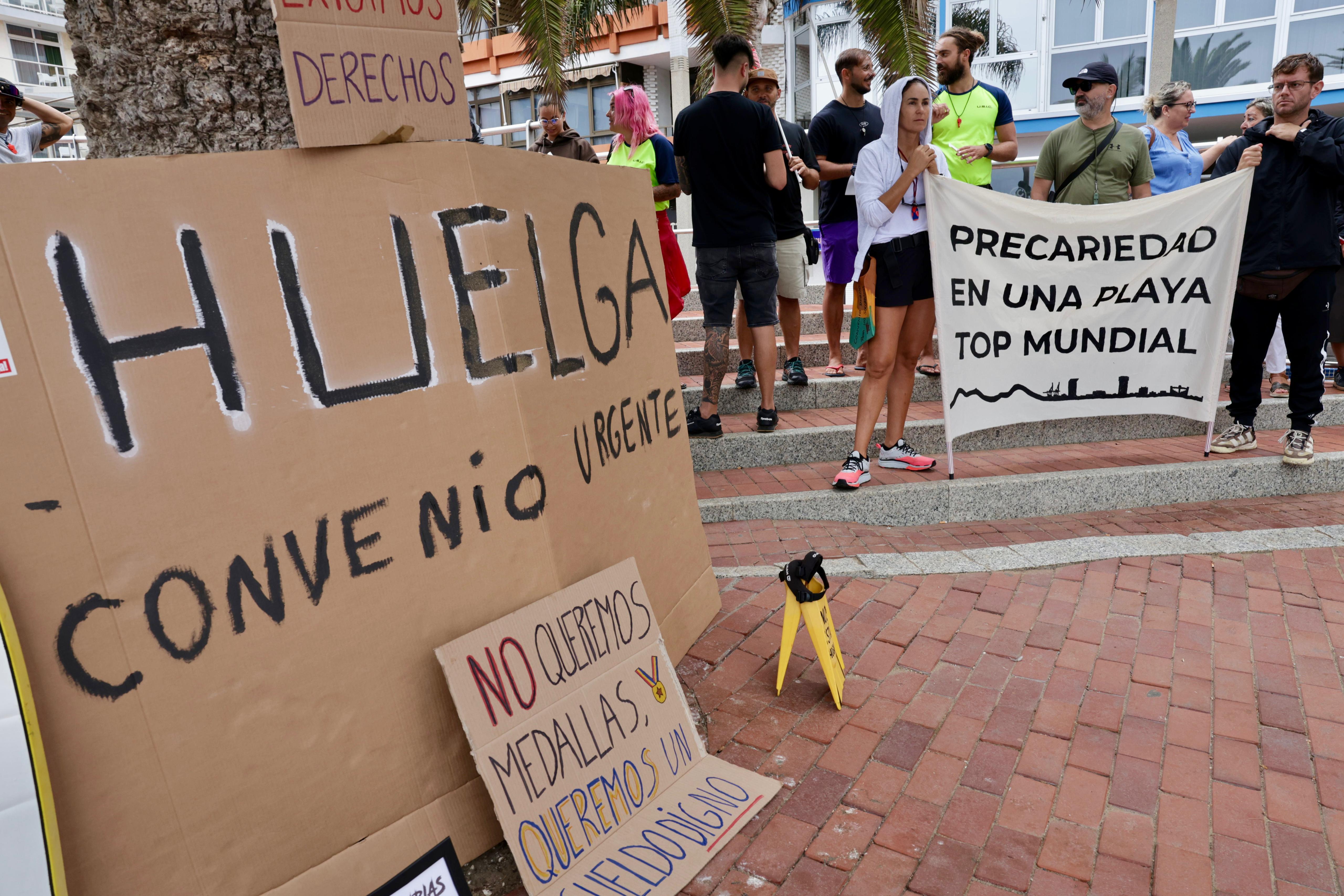 Protesta de los socorristas en Las Palmas de Gran Canaria