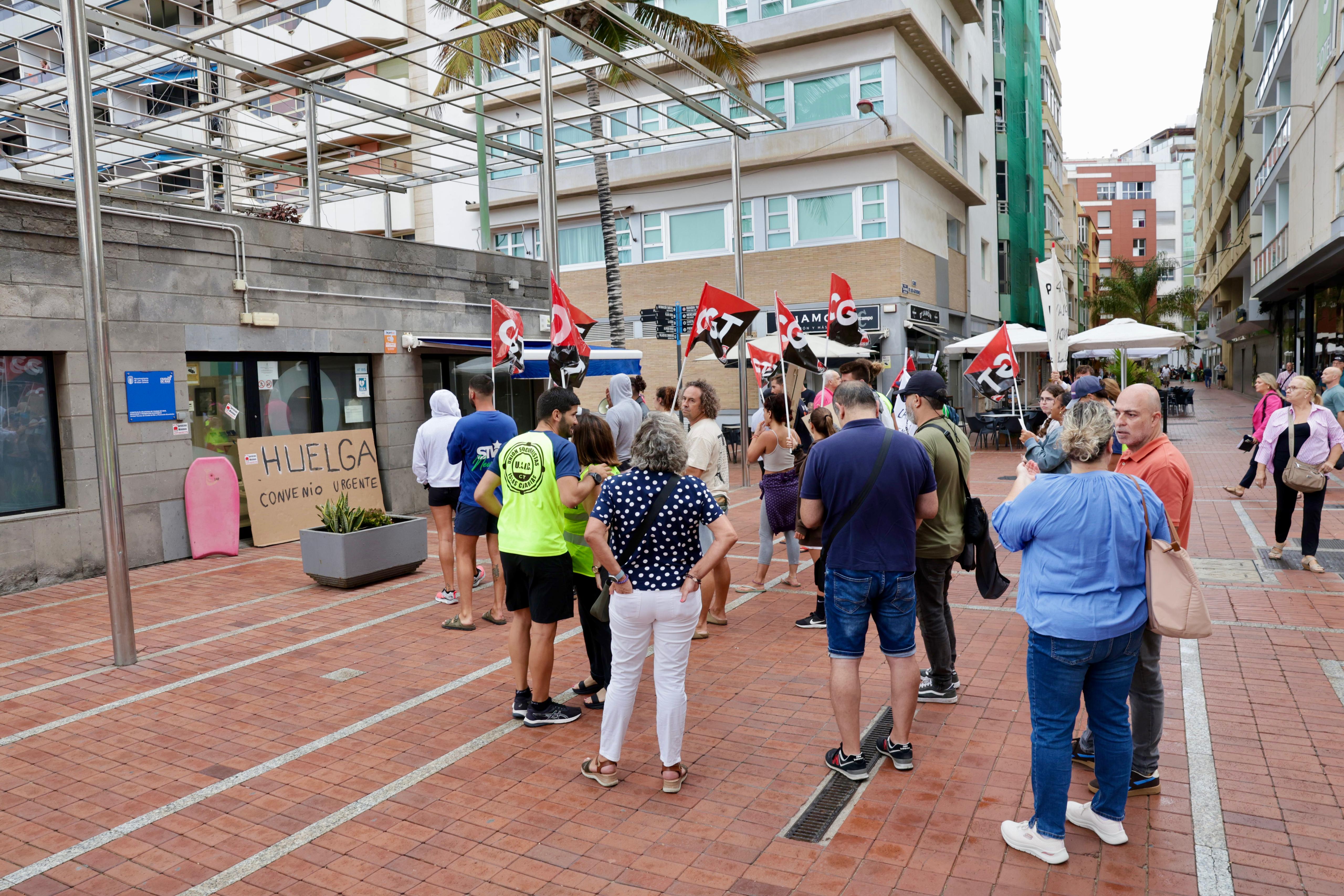Protesta de los socorristas en Las Palmas de Gran Canaria