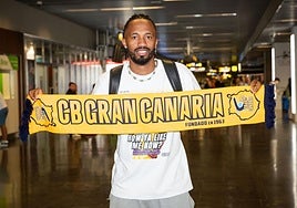 Angola: «Espero poder aportar mucho al equipo, traer copas y traer muchas victorias»