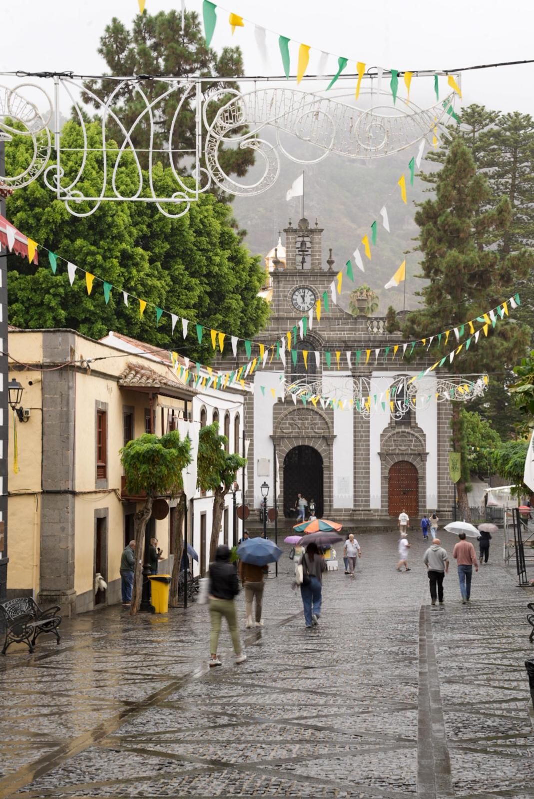 Imagen secundaria 2 - Teror llena sus neveras y despensas de cara al Pino