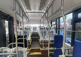 Interior de una de las nuevas guaguas.