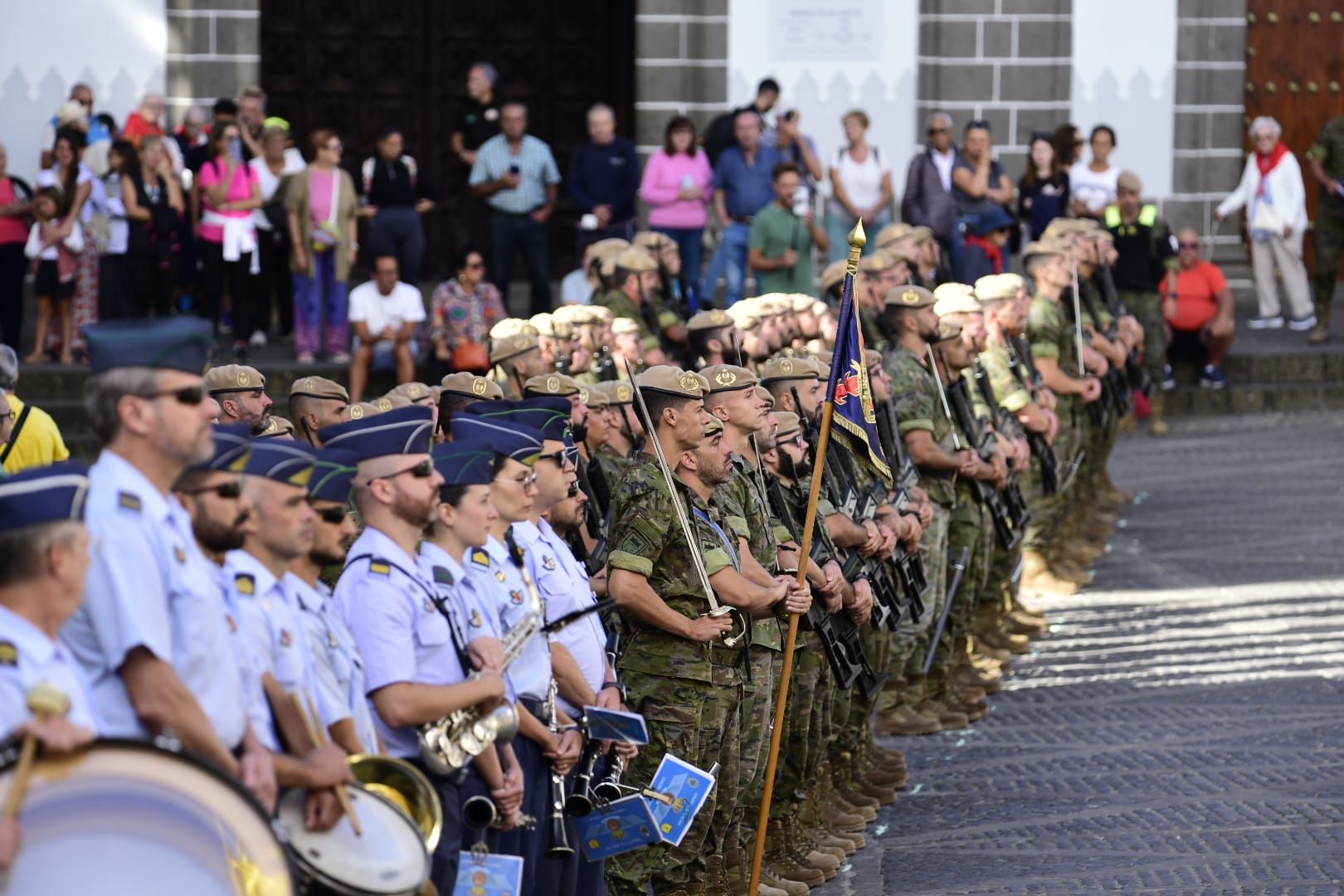 El Ejército de Tierra ensaya el desfile que protagonizará en Teror