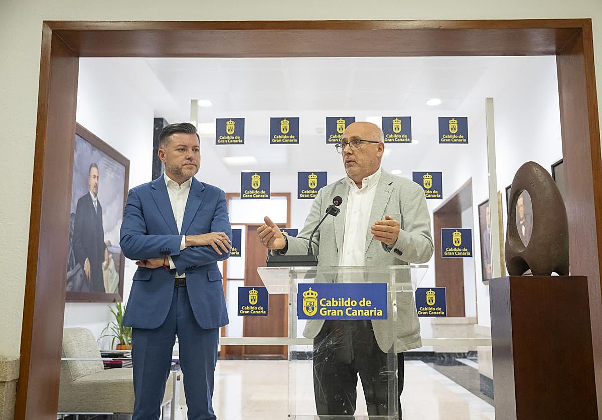 Teodoro Sosa y Antonio Morales, este jueves en una rueda de prensa.