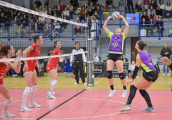 El pabellón Miguel Solaesa acoge una vez más el Torneo Internacional Isla de Gran Canaria.