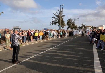 La Pardilla vuelve a protestar este lunes por el cierre de la entrada y salida a la GC-1