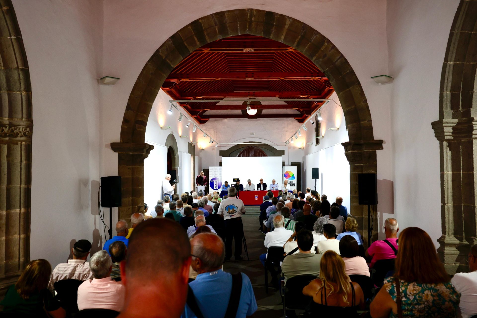 Presentación del libro &#039;Desde el Terrero con Dignidad&#039;