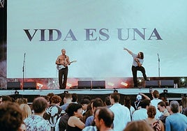 San Tosielo, durante su concierto.