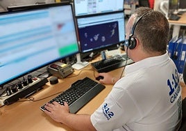 Imagen de archivo de un operario del 1-1-2 Canarias.