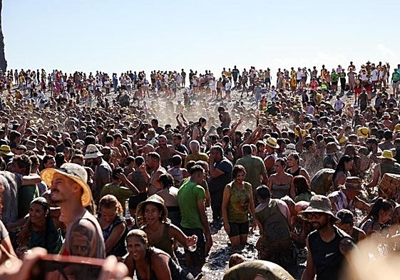 Así quedó el Charco en 2024 nada más sonó el volador.