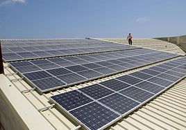 Instalación de placas fotovoltaicas.