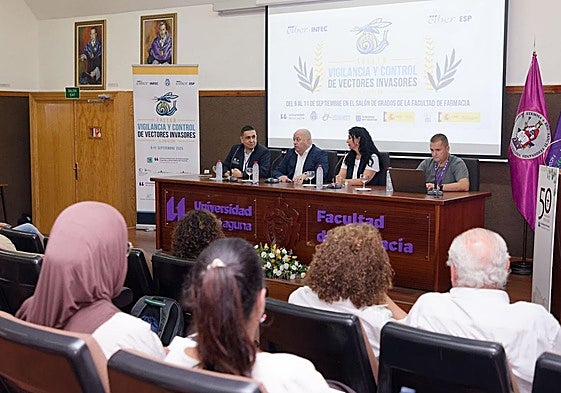 Momento de la inaguración del taller de Vigilancia y control de vectores invasores.