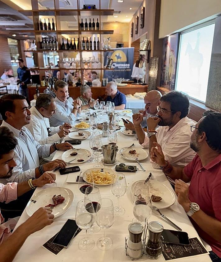 Imagen secundaria 2 - Invitados a la cata maridaje