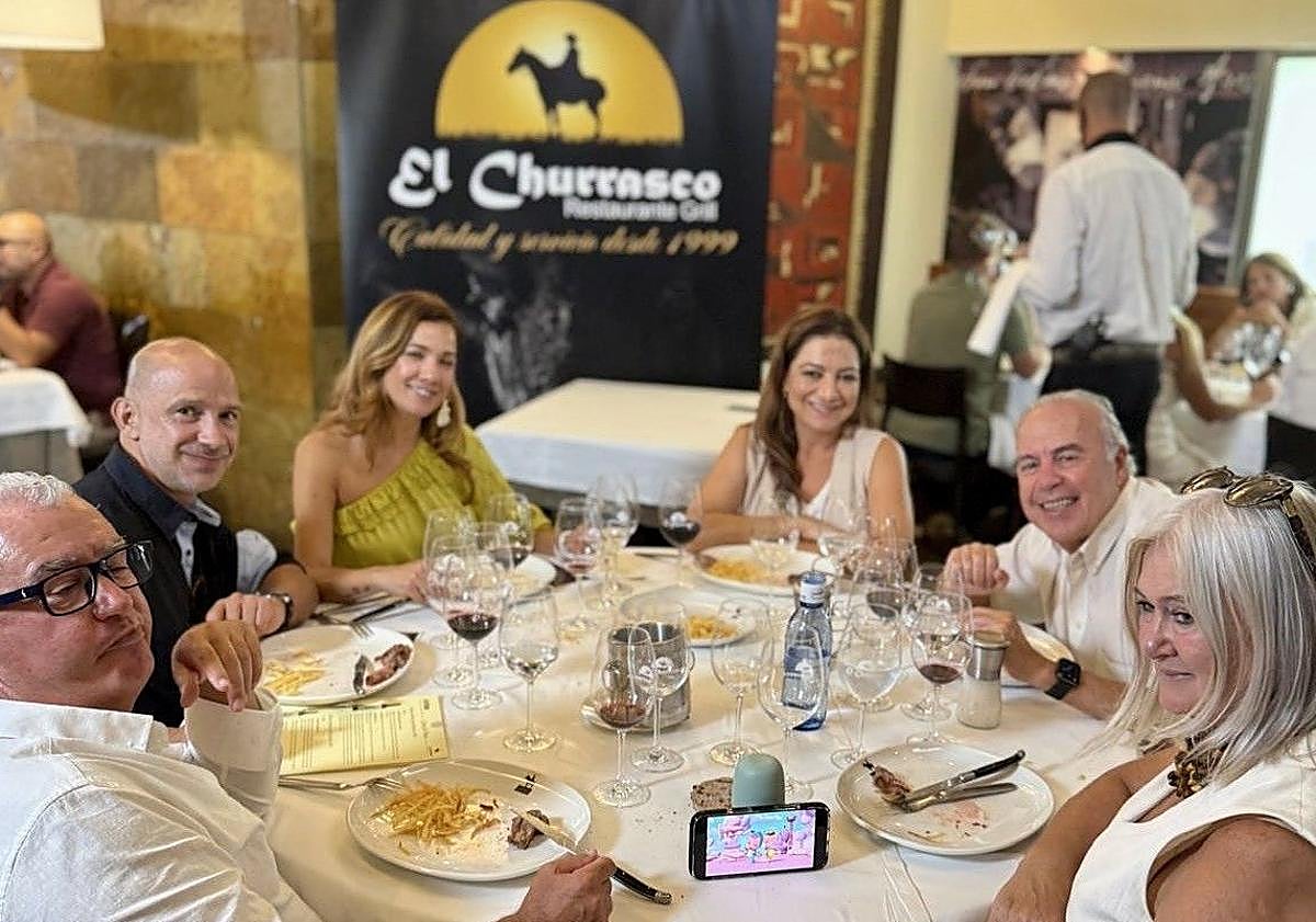 Imagen principal - Invitados a la cata maridaje