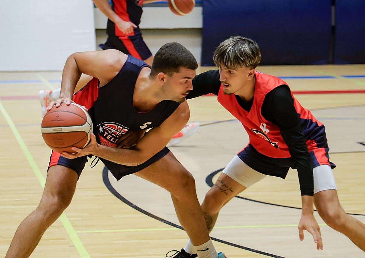 Imagen secundaria 1 - Un entrenamiento del CB Telde en la presente pretemporada.