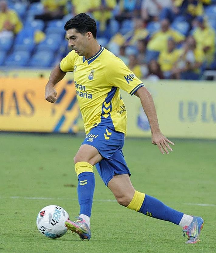 Imagen secundaria 2 - Iván Gil frena la ansiedad amarilla a base de goles