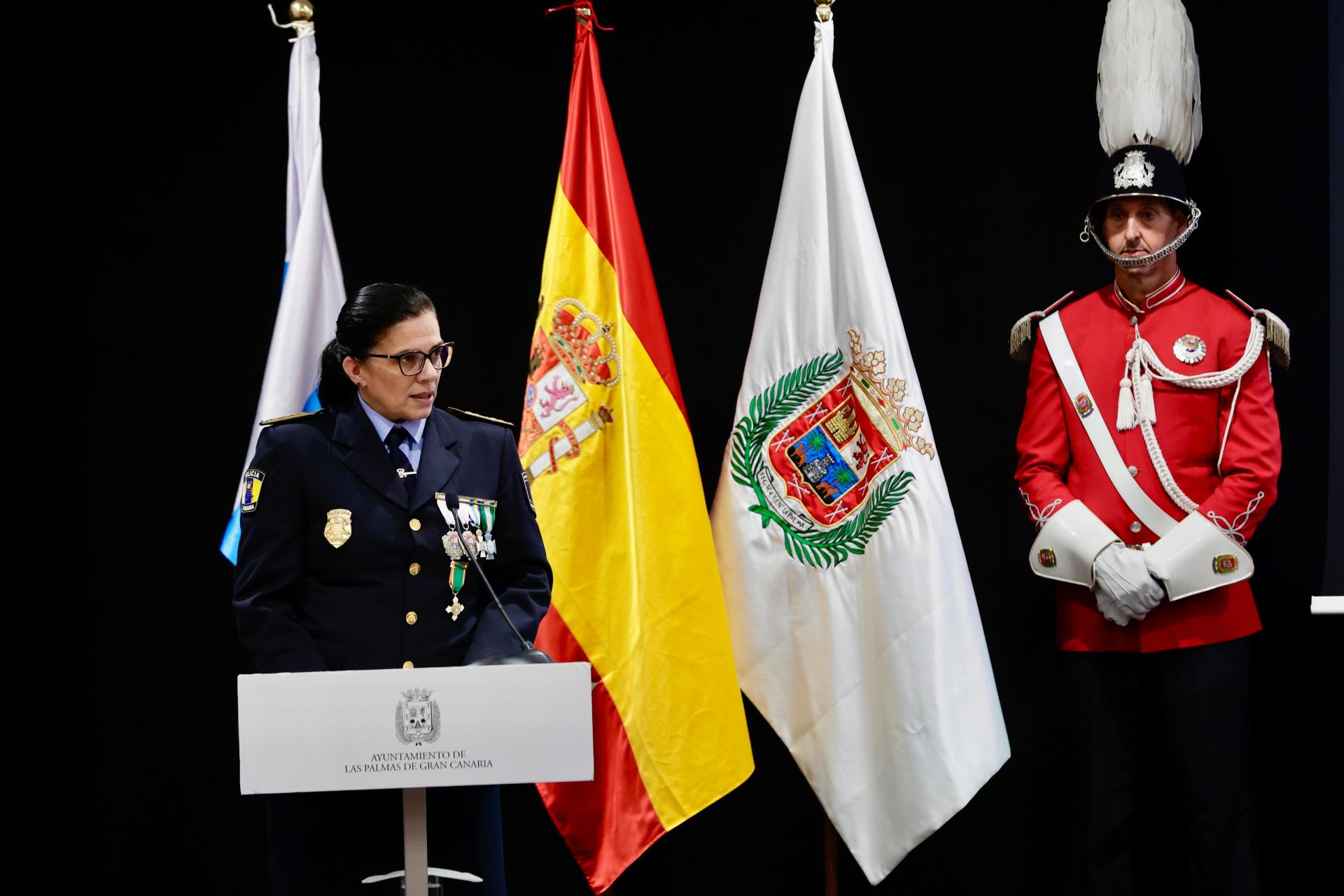 Las Palmas reconoce la labor de 28 policías locales en el día de su patrón